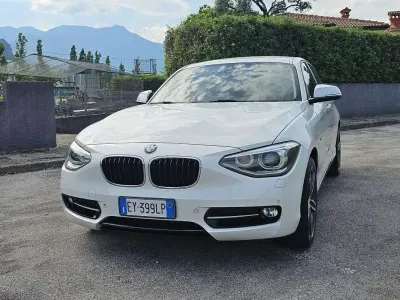 Usata BMW 118 Sport Line 143 CV (105 kW) 2015 Bianco Utilitaria