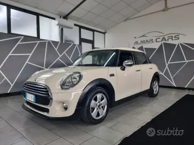 Usata Mini Cooper D Business 95 CV (69 kW) 2016 Beige Utilitaria
