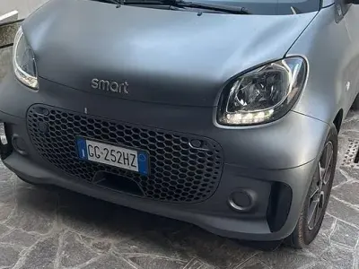 Usata Smart ForTwo Electric Drive 41 kW (56 CV) 2021 Grigio Berlina