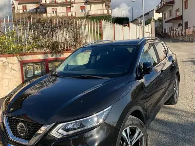 Usata Nissan Qashqai N-Connecta 110 CV (80 kW) 2018 Nero SUV