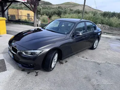 Usata BMW 318 150 CV (110 kW) 2017 Marrone Berlina