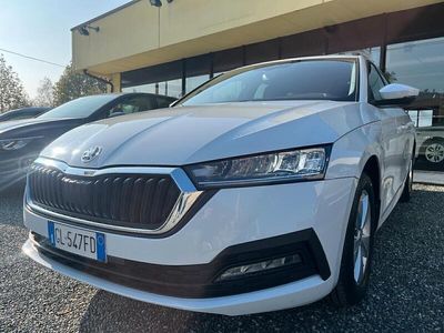 Usata Skoda Octavia Executive 150 CV (110 kW) 2022 Bianco Station wagon
