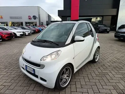 Usata Smart ForTwo Cabrio Brabus 98 CV (72 kW) 2010 Bianco Cabrio
