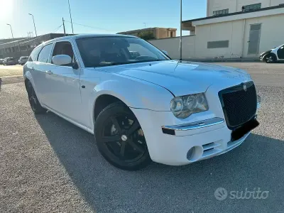 Usata Chrysler 300C 218 CV (160 kW) 2006 Bianco Station wagon