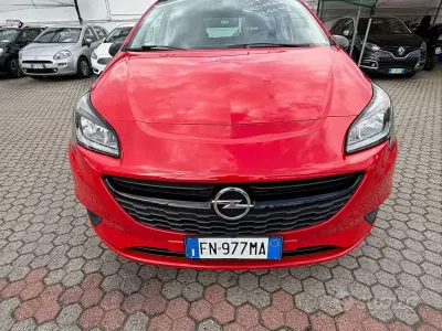 Usado Opel Corsa 90 CV (66 kW) 2018 Rojo Utilitario
