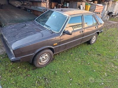 Usata Lancia Delta 78 CV (57 kW) 1986 Marrone Utilitaria