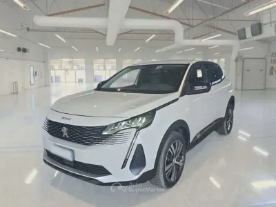 Usata Peugeot 3008 Allure 131 CV (96 kW) 2022 Bianco SUV