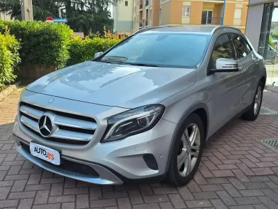 Usata Mercedes GLA220 177 CV (130 kW) 2016 Argento SUV