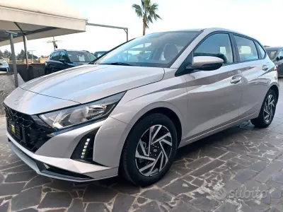 Uusi Hyundai i20 100 HP (73 kW) 2026 Harmaa Viistoperä