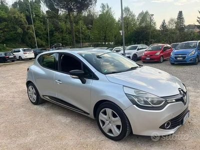 Usata Renault Clio IV 75 CV (55 kW) 2015 Grigio Berlina