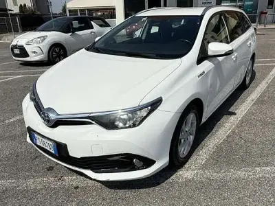Usata Toyota Auris Touring Sports Business Edition 99 CV (72 kW) 2019 Station wagon