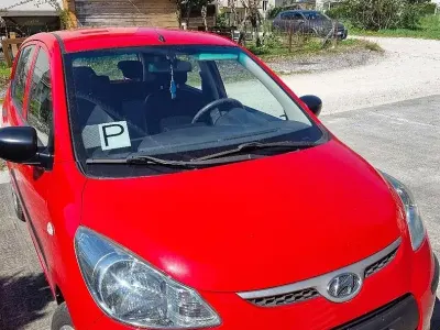 Usata Hyundai i10 66 CV (48 kW) 2010 Rosso Utilitaria