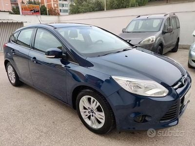 Brugt Ford Focus Titanium 95 HK (69 kW) 2012 Blå Hatchback