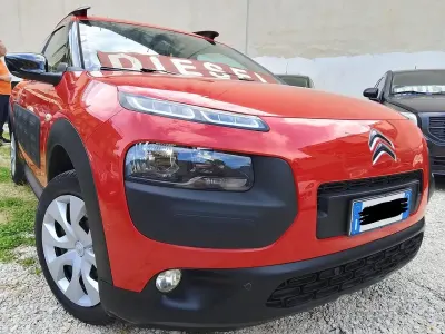 Usata Citroën C4 Cactus 99 CV (72 kW) 2015 Rosso Utilitaria