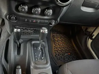 Usata Jeep Wrangler Rubicon 200 CV (147 kW) 2018 Beige SUV