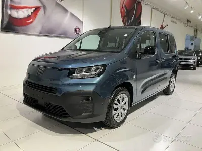 Nuova Fiat Doblò 131 CV (96 kW) 2026 Blu Monovolume