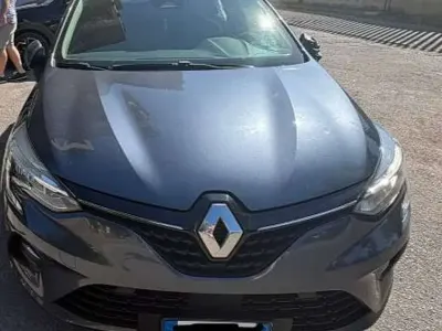 Usata Renault Clio V Zen 101 CV (74 kW) 2020 Grigio Berlina