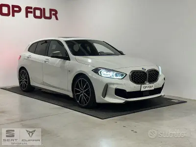 Begagnad BMW M135 306 HK (225 kW) 2022 Vit Halvkombi