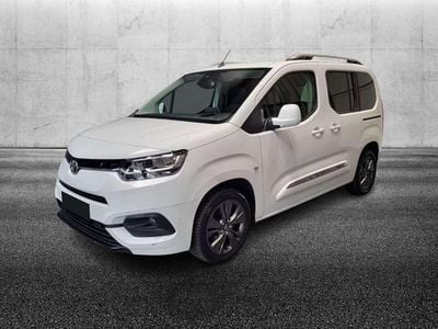 Begagnad Toyota Proace City City 131 HK (96 kW) 2021 Vit Minibuss