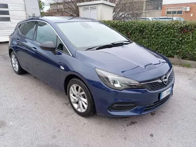 Usata Opel Astra Business Elegance 122 CV (89 kW) 2021 Blu/azzurro Berlina