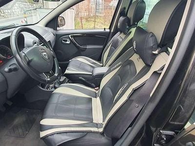 Occasion Dacia Duster Lauréate 105 PK (77 kW) 2012 Zwart SUV
