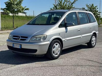 Usata Opel Zafira Elegance 101 CV (74 kW) 2004 Grigio Monovolume