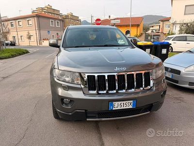 Usata Jeep Grand Cherokee Overland 241 CV (177 kW) 2011 Grigio SUV