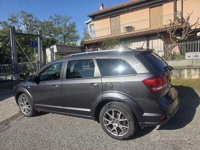 Usata Fiat Freemont Lounge 140 CV (102 kW) 2015 Marrone SUV