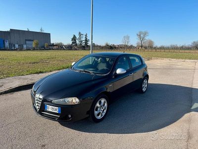 Usata Alfa Romeo 147 120 CV (88 kW) 2010 Nero Utilitaria