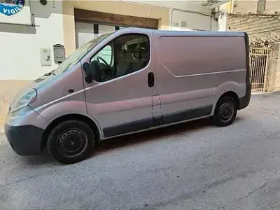 Usata Opel Vivaro 114 CV (83 kW) 2006 Monovolume