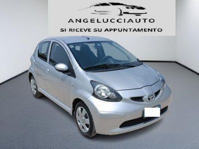 Usata Toyota Aygo 68 CV (50 kW) 2007 Argento metallizzato Utilitaria