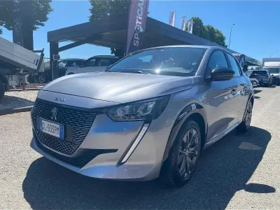 Käytetty Peugeot e-208 Active 56 kW (77 HP) 2022 Harmaa Viistoperä
