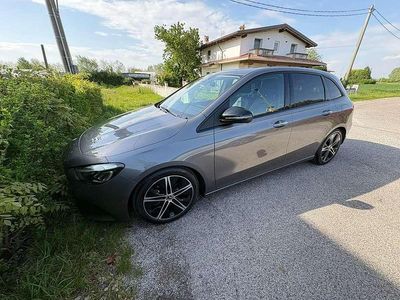 Usata Mercedes B200 150 CV (110 kW) 2023 Grigio Monovolume