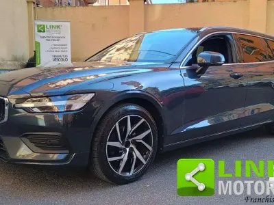 Usata Volvo V60 Business Edition 150 CV (110 kW) 2020 Grigio scuro Station wagon