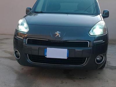 Usata Peugeot Partner Tepee 115 CV (84 kW) 2014 Grigio Monovolume