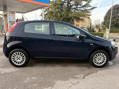 Blu Usata 2010 Fiat Grande Punto Utilitaria | 2900 € (Buon prezzo)