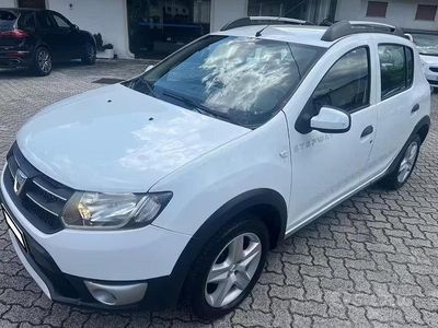 Usata Dacia Sandero Stepway 90 CV (66 kW) 2016 Bianco Berlina