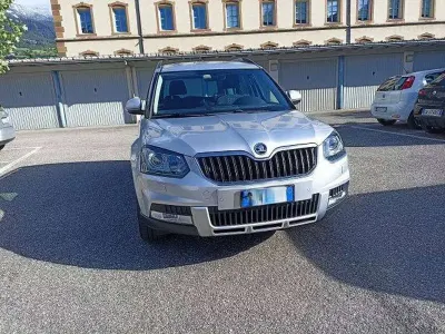 Usata Skoda Yeti Design Edition 150 CV (110 kW) 2017 Argento SUV