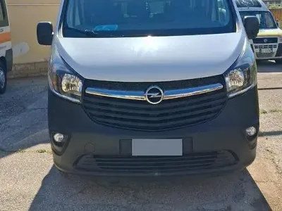 Usata Opel Vivaro 140 CV (102 kW) 2015 Bianco Monovolume