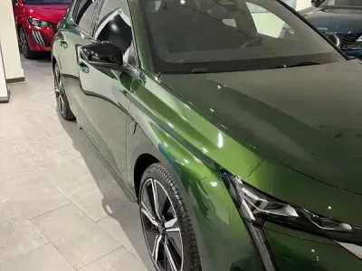 Usata Peugeot 308 GT 131 CV (96 kW) 2023 Verde Berlina