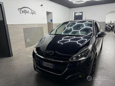 Usata Peugeot 208 Active 67 CV (49 kW) 2018 Nero Utilitaria