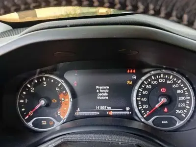 Usata Jeep Renegade Limited 140 CV (102 kW) 2015 Argento SUV