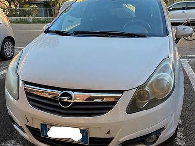 Usata Opel Corsa 45 CV (33 kW) 2010 Berlina