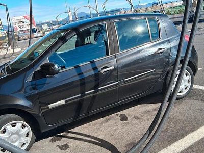 Usata Renault Clio II LE 75 CV (55 kW) 2009 Nero Berlina