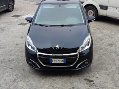 usata Peugeot 208 5p 1.2 puretech Signature s&s 82cv