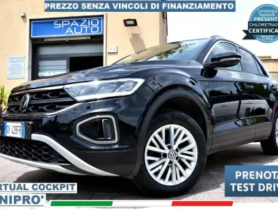 Usata VW T-Roc Life 150 CV (110 kW) 2022 Nero SUV