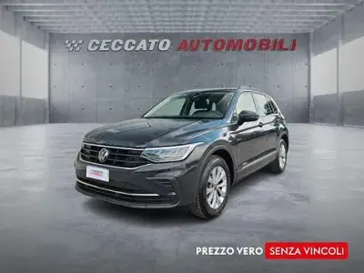 Usata VW Tiguan Life 150 CV (110 kW) 2023 Grigio SUV