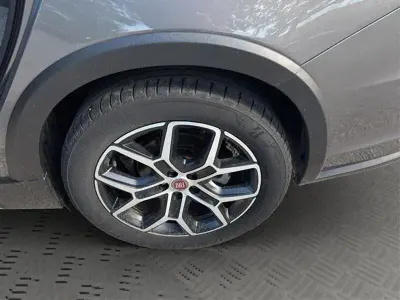 Usata Fiat Tipo Cross 130 CV (95 kW) 2022 Grigio scuro Station wagon