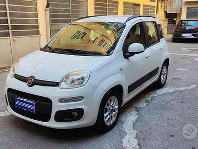 Begagnad Fiat Panda Lounge 69 HK (50 kW) 2016 Vit Halvkombi