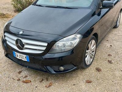 Usata Mercedes B180 109 CV (80 kW) 2014 Nero Utilitaria